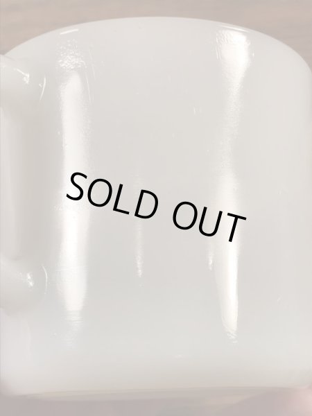 Showbiz Pizzaのアドバタイジングキャラクター“Mitzi”のヴィンテージファイヤーキングマグ