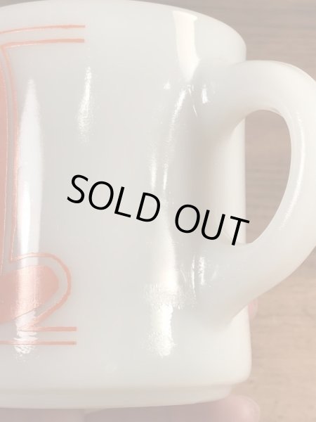 Glasbake社製のArby'sのミルクガラス製ヴィンテージマグ