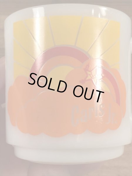 グラスベイク社製のカールスジュニアのミルクガラス製ビンテージマグカップ