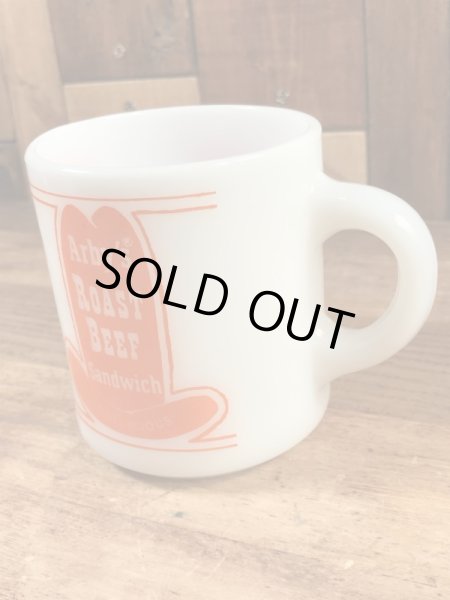 Glasbake社製のArby'sのミルクガラス製ヴィンテージマグ