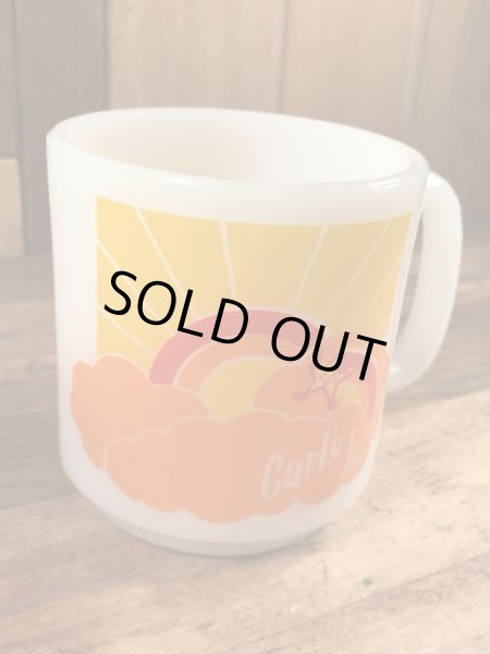 グラスベイク社製のカールスジュニアのミルクガラス製ビンテージマグカップ