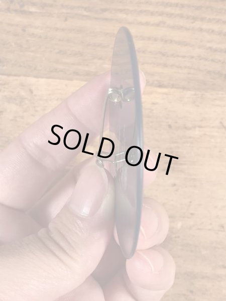 企業キャラクターのウッジーオウルの60〜70年代ビンテージレンチキュラーバッジ