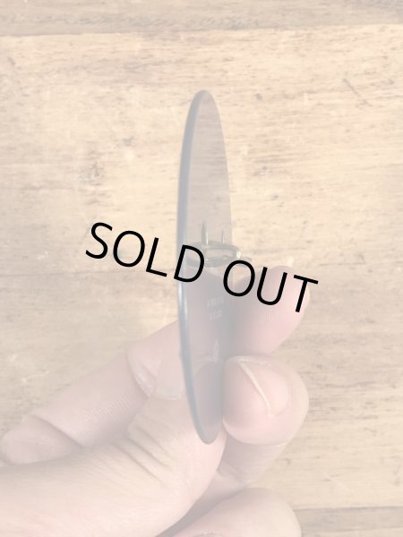 企業キャラクターのウッジーオウルの60〜70年代ビンテージレンチキュラー缶バッジ