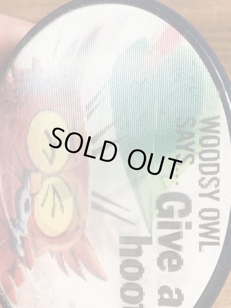 企業キャラクターのウッジーオウルの60〜70年代ビンテージレンチキュラーバッジ