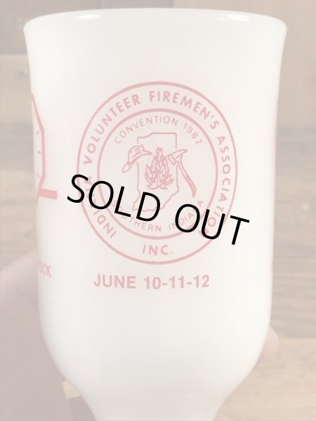 フェデラル社製のカーネルサンダースのミルクガラス製ビンテージマグカップ