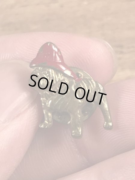 アドバタイジングキャラクターのマックトラックの70年代ビンテージピンバッジ