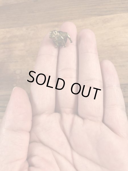 マックトラックのブルドッグの70’sヴィンテージピンズ