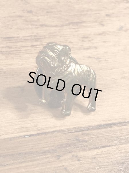 企業キャラクターのマックトラックの70年代ビンテージピンバッジ