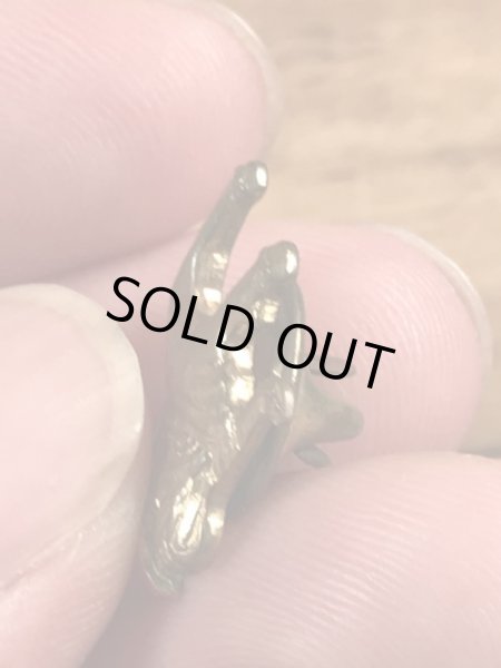 アドバタイジングキャラクターのマックトラックの70年代ビンテージピンバッジ