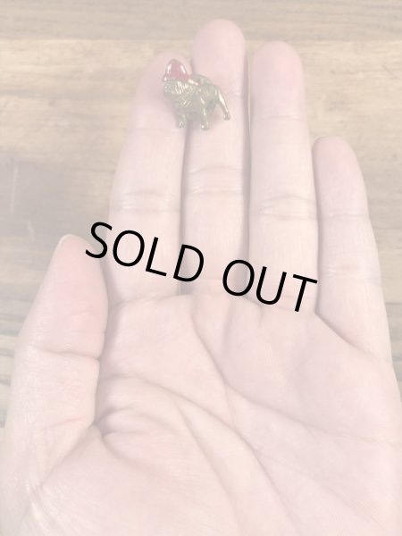 マックトラックのブルドッグの70’sヴィンテージピンズ