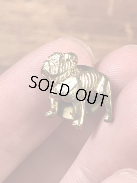 企業キャラクターのマックトラックの70年代ビンテージピンバッジ