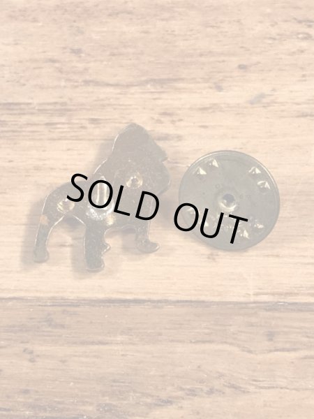 アドバタイジングキャラクターのマックトラックの70年代ビンテージピンバッジ