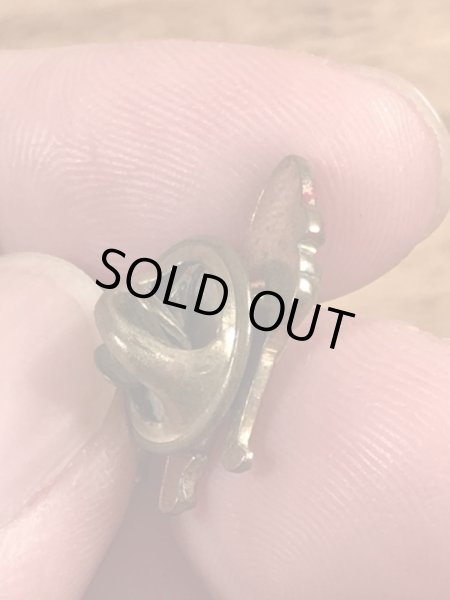 アドバタイジングキャラクターのマックトラックの70年代ビンテージピンバッジ