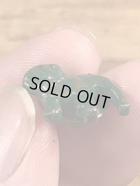 企業キャラクターのマックトラックの70年代ビンテージピンバッジ