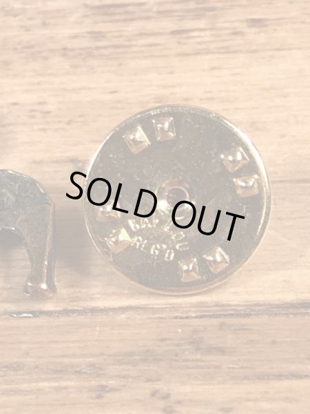 マックトラックのブルドッグの70’sヴィンテージピンズ