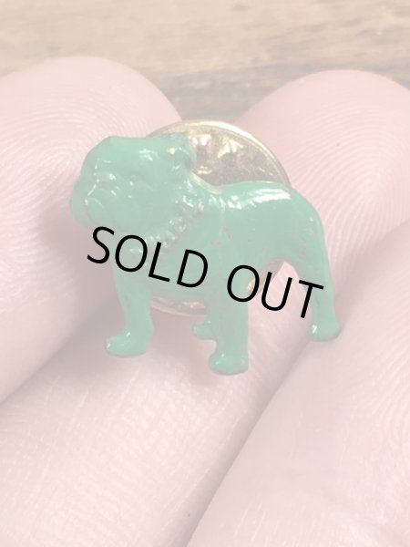 アドバタイジングキャラクターのマックトラックの70年代ビンテージピンバッジ