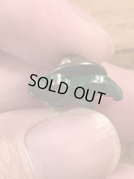 マックトラックのブルドッグの70年代ビンテージピンバッジ