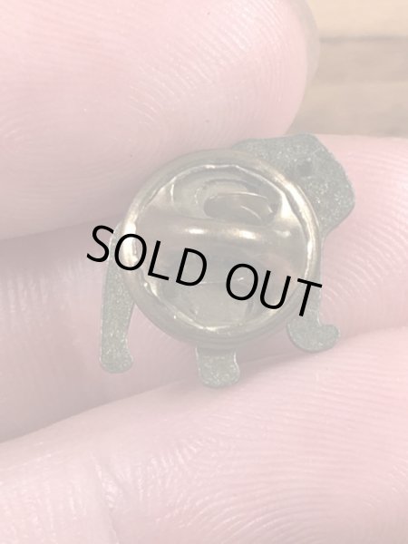 マックトラックのブルドッグの70’sヴィンテージピンズ