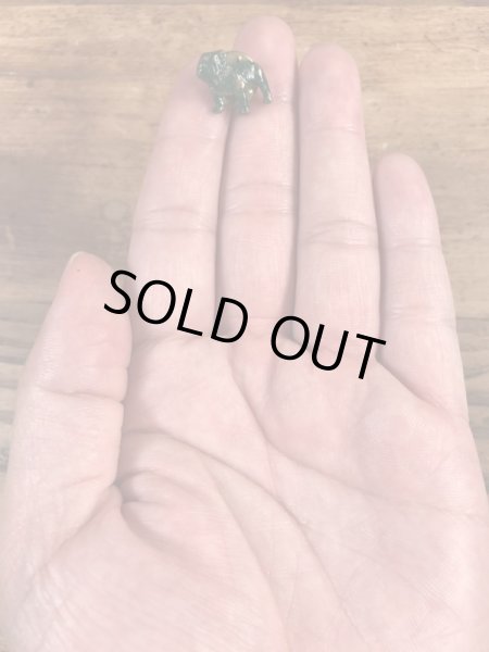 マックトラックのブルドッグの70’sヴィンテージピンズ