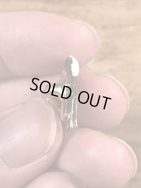 企業キャラクターのマックトラックの70年代ビンテージピンバッジ