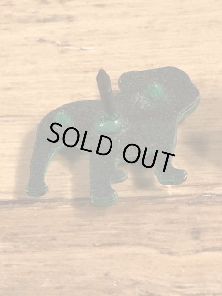 マックトラックのブルドッグの70’sヴィンテージピンズ