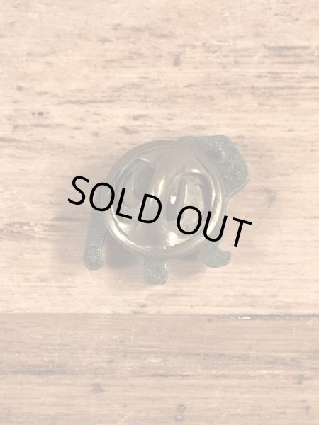 マックトラックのブルドッグの70’sヴィンテージピンズ