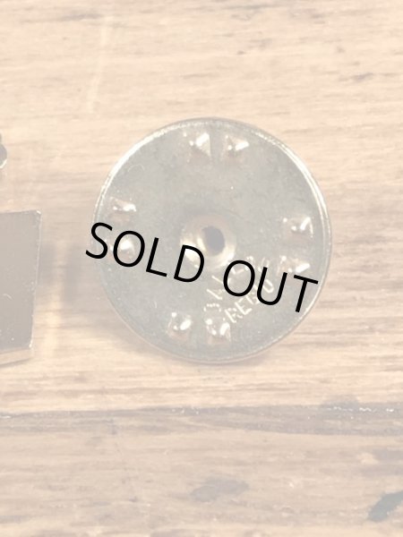 企業キャラクターのMack Truckの70’sヴィンテージピンズ