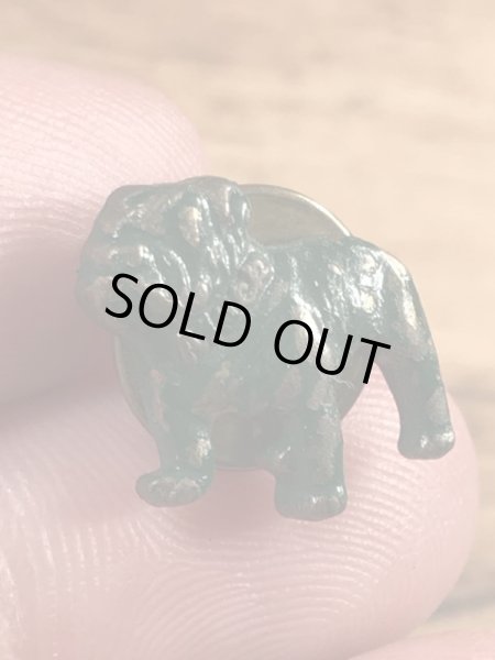 マックトラックのブルドッグの70年代ビンテージピンバッジ