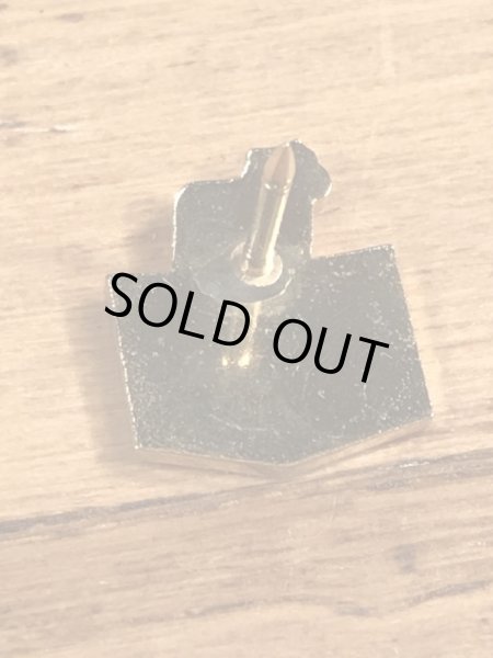 マックトラックのブルドッグの70年代ビンテージピンバッジ