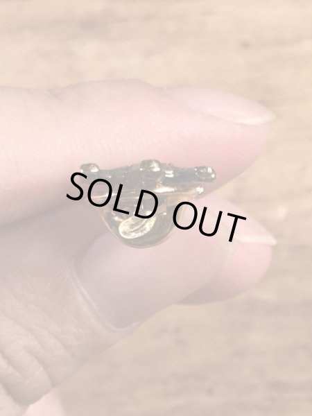 マックトラックのブルドッグの70’sヴィンテージピンズ