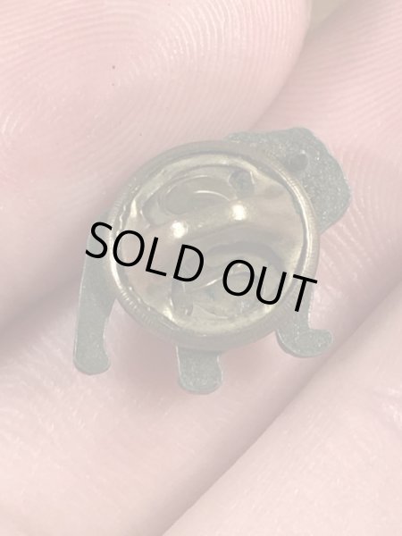 アドバタイジングキャラクターのMack Truckの70’sヴィンテージピンズ