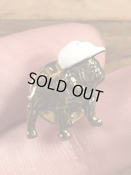 企業キャラクターのマックトラックの70年代ビンテージピンバッジ