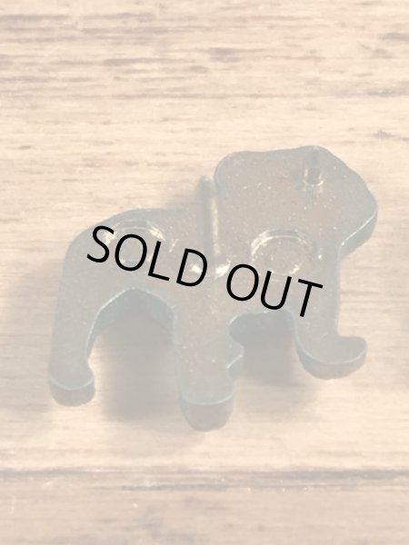 アドバタイジングキャラクターのMack Truckの70’sヴィンテージピンズ