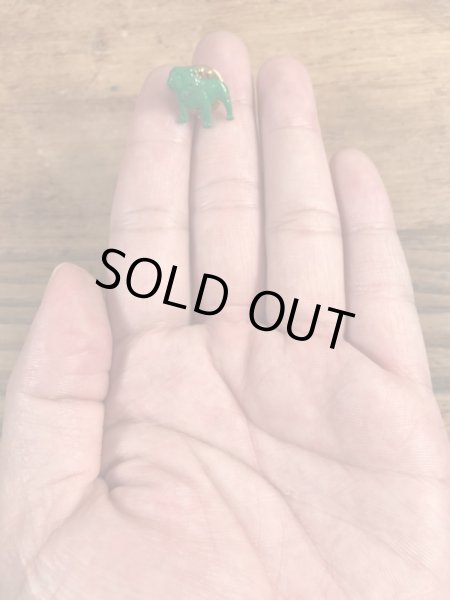 マックトラックのブルドッグの70’sヴィンテージピンズ