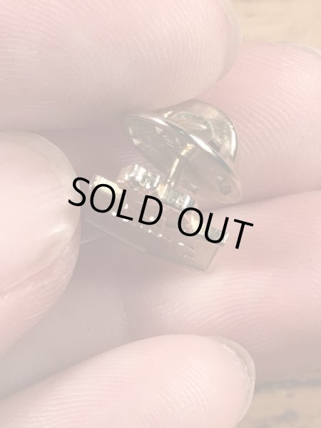 企業キャラクターのMack Truckの70’sヴィンテージピンズ