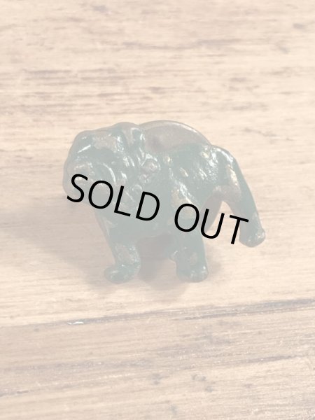 マックトラックのブルドッグの70年代ビンテージピンバッジ