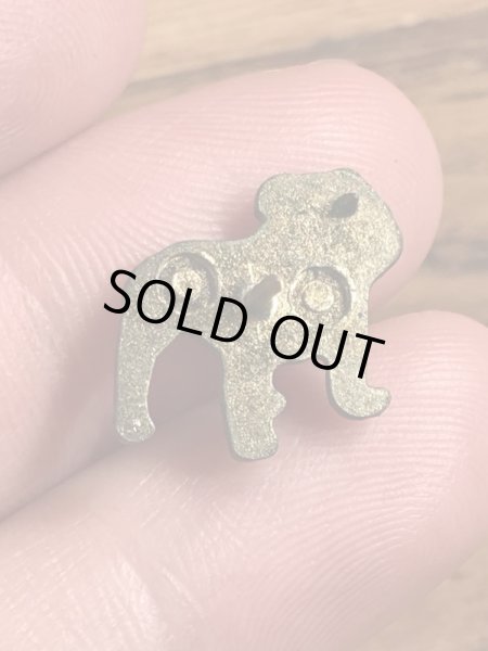 マックトラックのブルドッグの70’sヴィンテージピンズ