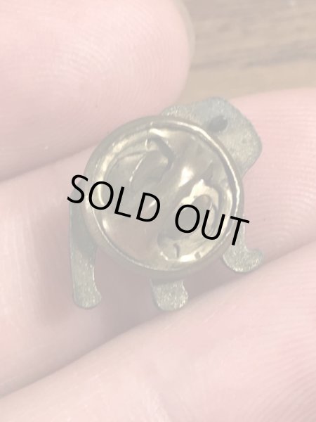 企業キャラクターのMack Truckの70’sヴィンテージピンズ