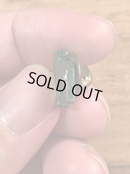 マックトラックのブルドッグの70年代ビンテージピンバッジ