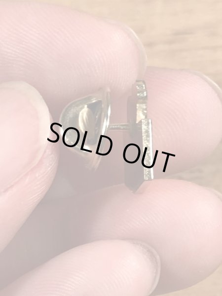 マックトラックのブルドッグの70年代ビンテージピンバッジ