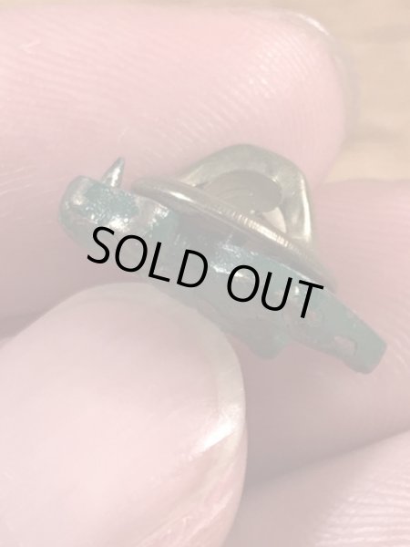 マックトラックのブルドッグの70年代ビンテージピンバッジ