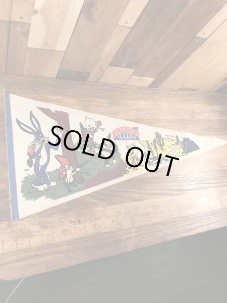 バッグスバニーやトゥイーティーが描かれたルーニーテューンズの70’sヴィンテージペナント