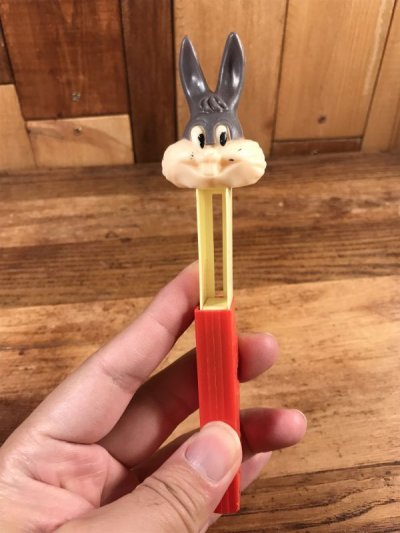 画像2: Looney Tunes “Bugs Bunny” No Feet Pez Dispenser　バッグスバニー　ビンテージ　ペッツ　足無し　ルーニーテューンズ　70〜80年代