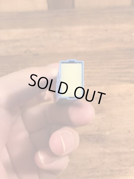 Disneyキャラクターの3匹のこぶたの60〜70'sヴィンテージ足無しPezディスペンサー