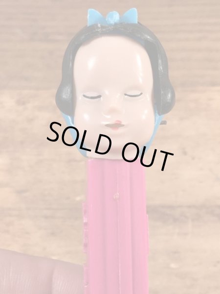 ディズニーキャラクターの白雪姫の60年代ビンテージ足無しペッツ