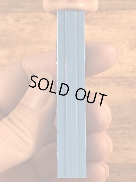 Disneyキャラクターの3匹のこぶたの60〜70'sヴィンテージ足無しPezディスペンサー