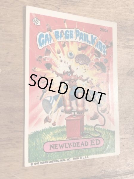 トップス社製のガーベッジペイルキッズの80年代ビンテージステッカーカード