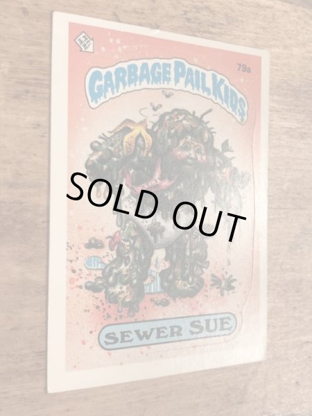 トップス社製のガーベッジペイルキッズの80年代ビンテージステッカーカード