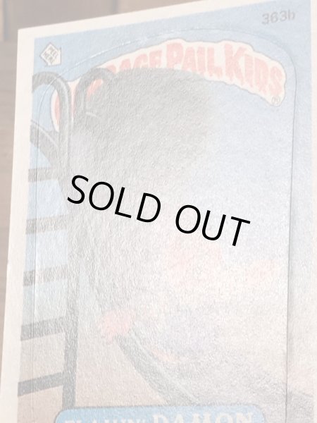 トップス社製のガーベッジペイルキッズの80年代ビンテージステッカーカード