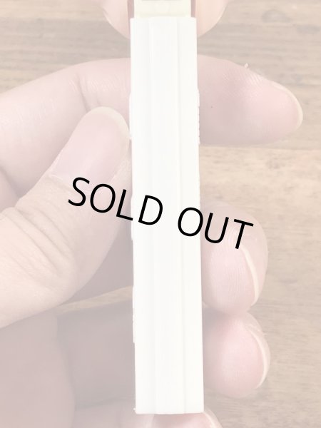 ヒューマンシリーズのNurseの70’sヴィンテージ足無しPezディスペンサー